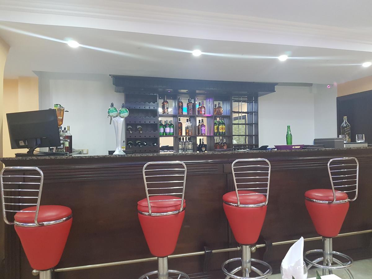 Mbayaville Hotel Ντουάλα Εξωτερικό φωτογραφία