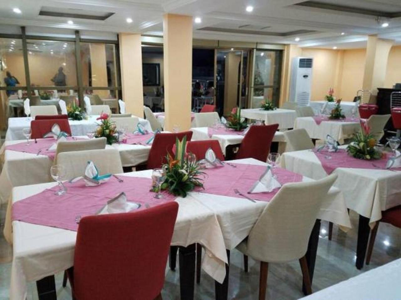 Mbayaville Hotel Ντουάλα Εξωτερικό φωτογραφία